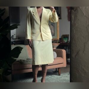 Koret Vintage Yellow 2 Piece Skirt Suit Set Made in USA, Size Large
